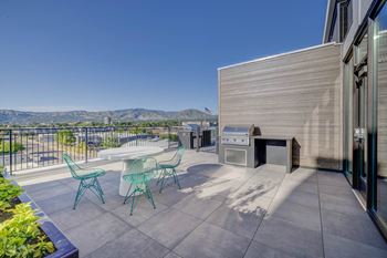 Courtyard with mountain views, spa & sundeck
